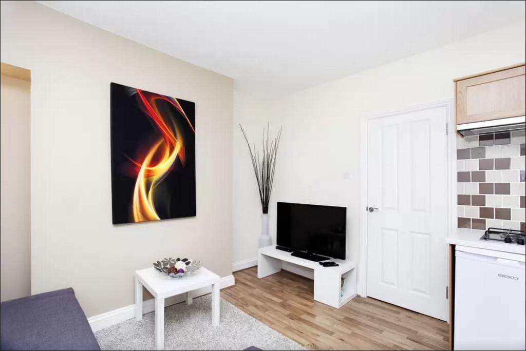 Shq Apartments Лондон Екстериор снимка